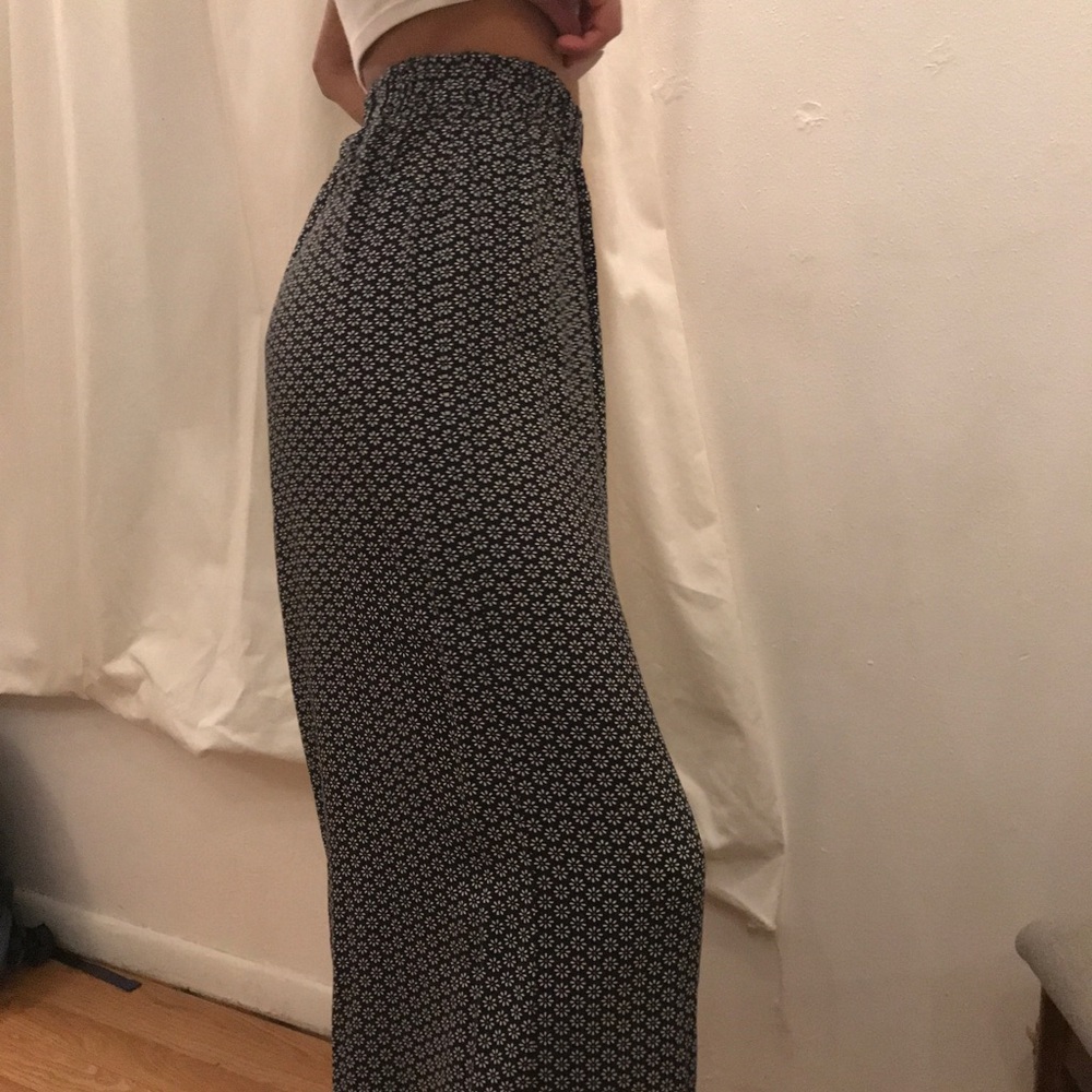 Flower pants - Picture 2 of 4